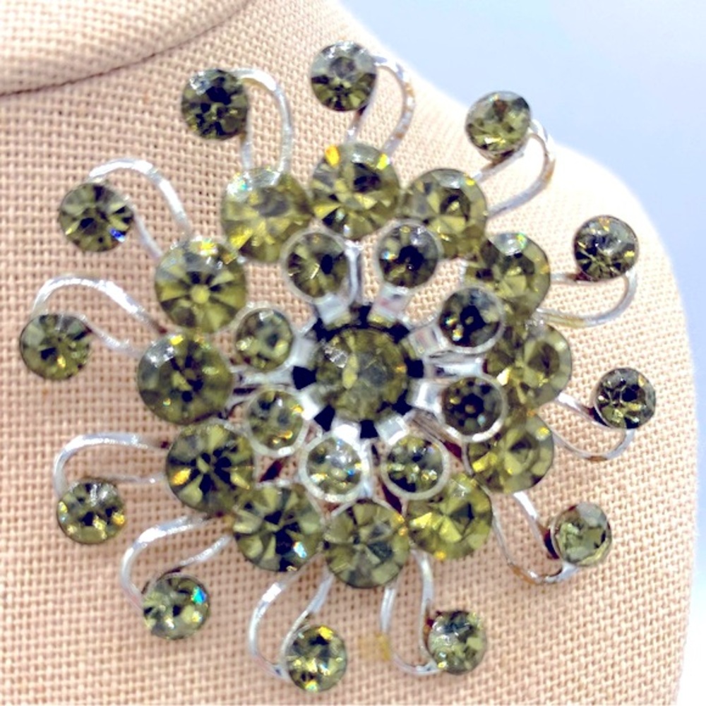 Vintage Flower Burst Silver Tone And Olive Green Rhinestones Brooch 2” Diameter